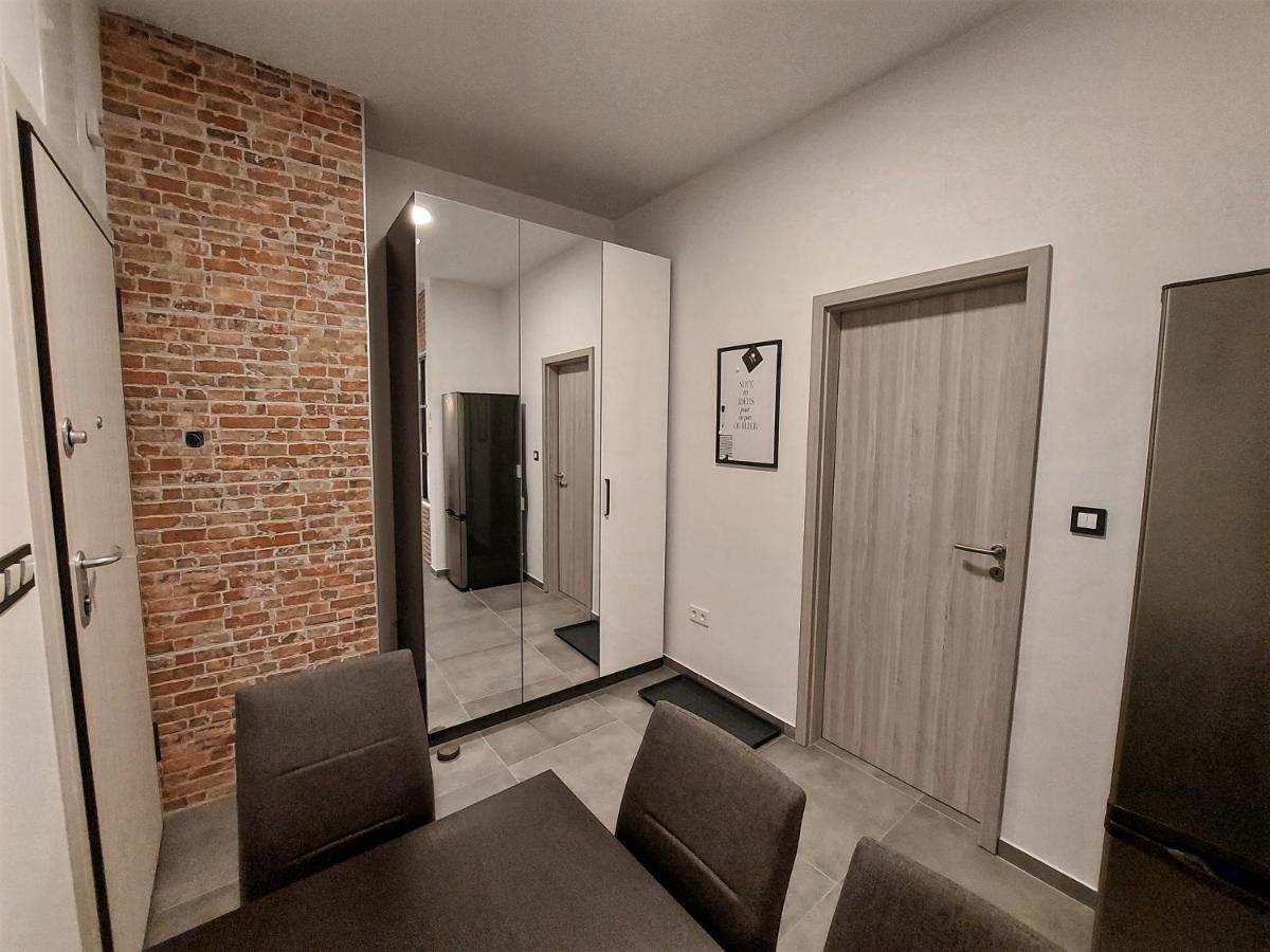 Apartments Square Загреб Екстериор снимка