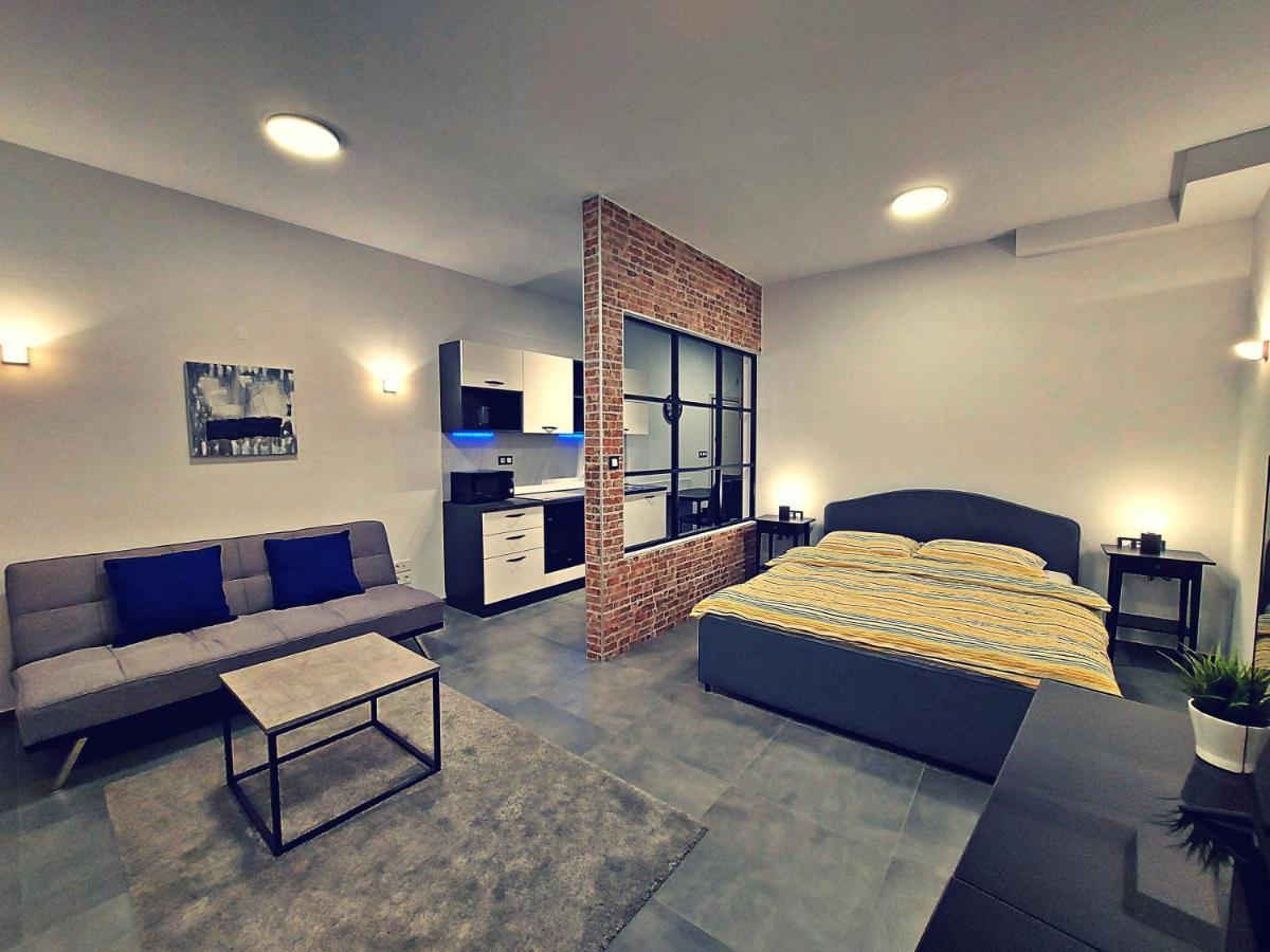Apartments Square Загреб Екстериор снимка