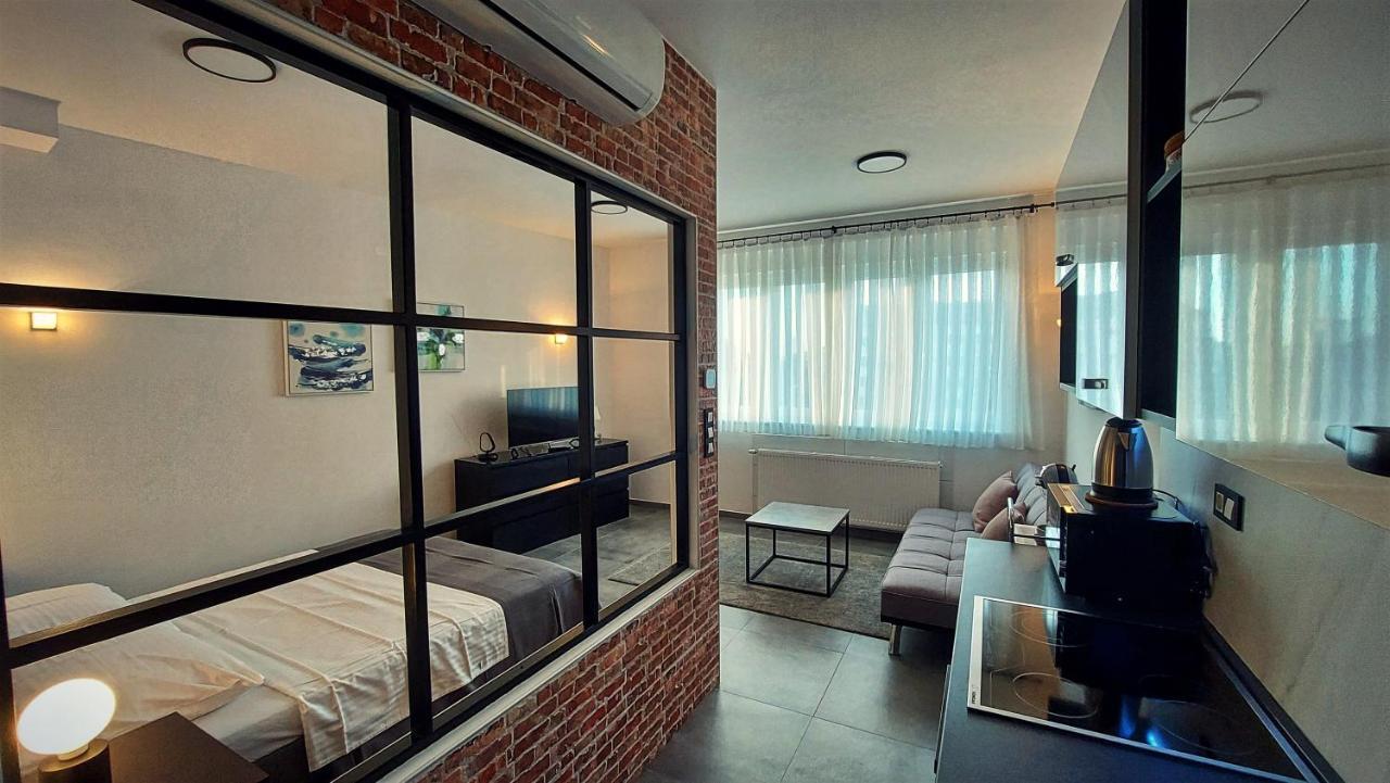 Apartments Square Загреб Екстериор снимка
